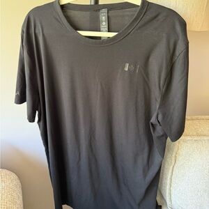 Lululemon T-Shirt